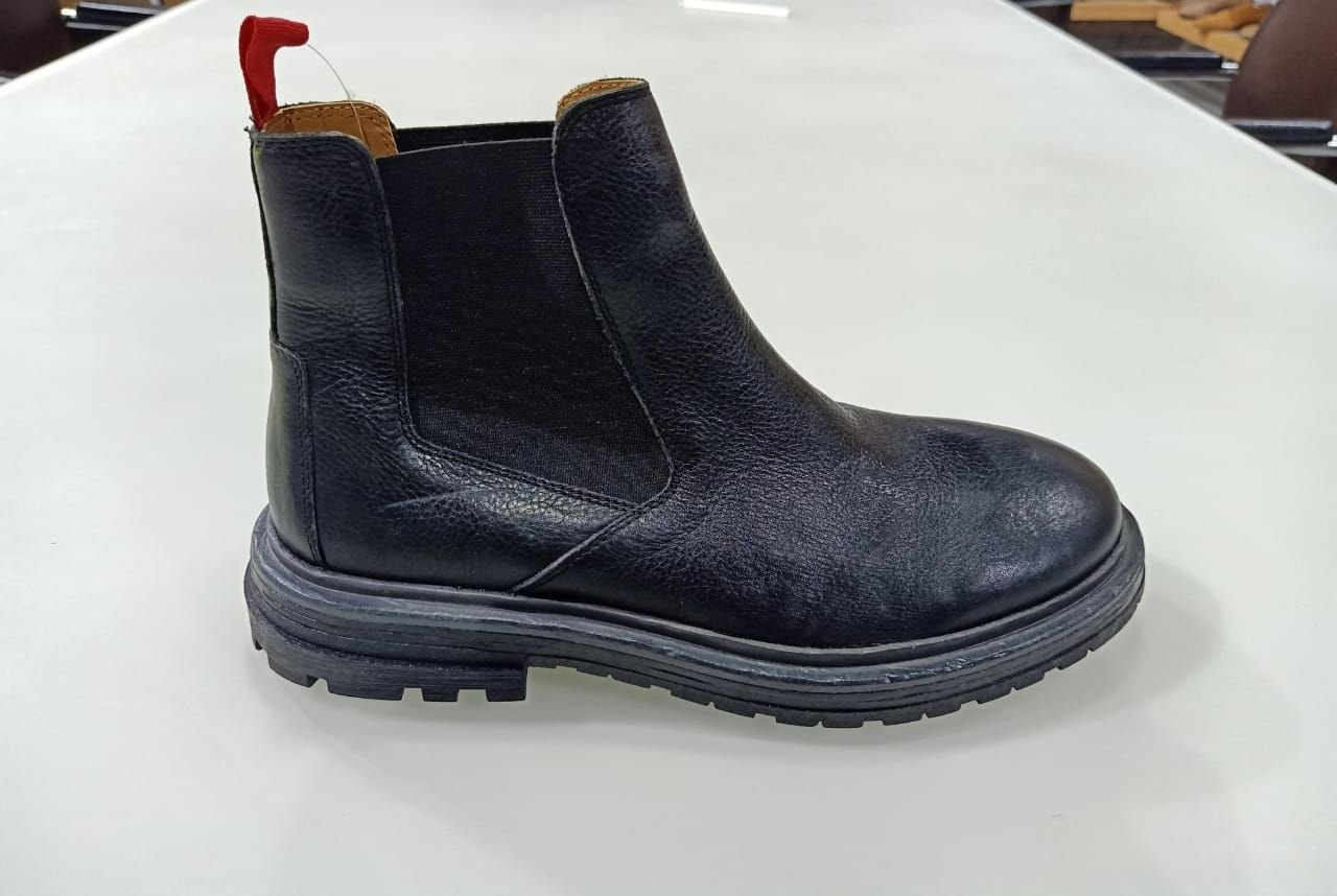 Black Chelsea Boot | Nova Ridge Design | Full Grain Leather | MOQ 500 Pairs